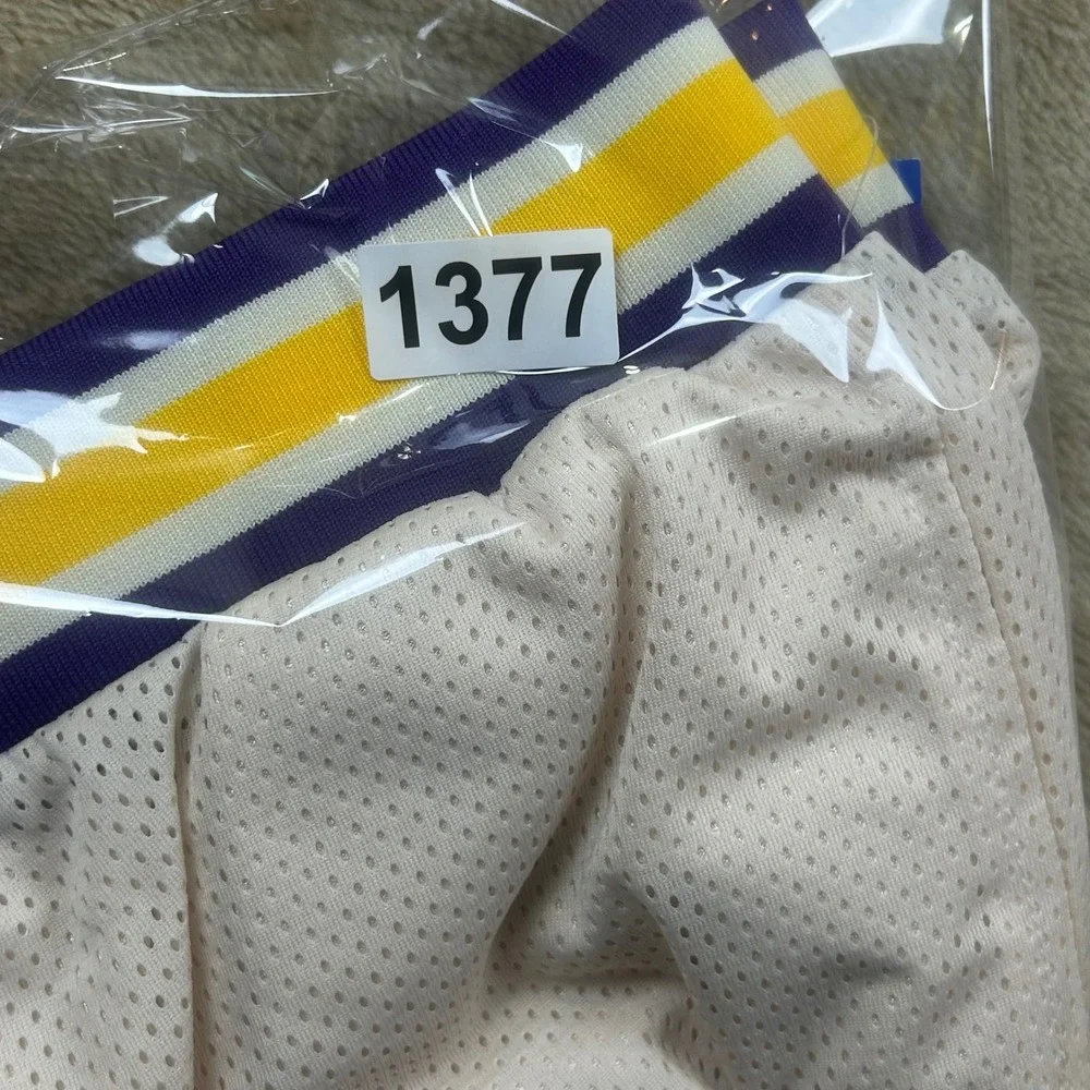 Ultra Game NBA‎ Los Angeles Lakers Mesh Basketball Shorts Cream Mens L VSMJ178S
